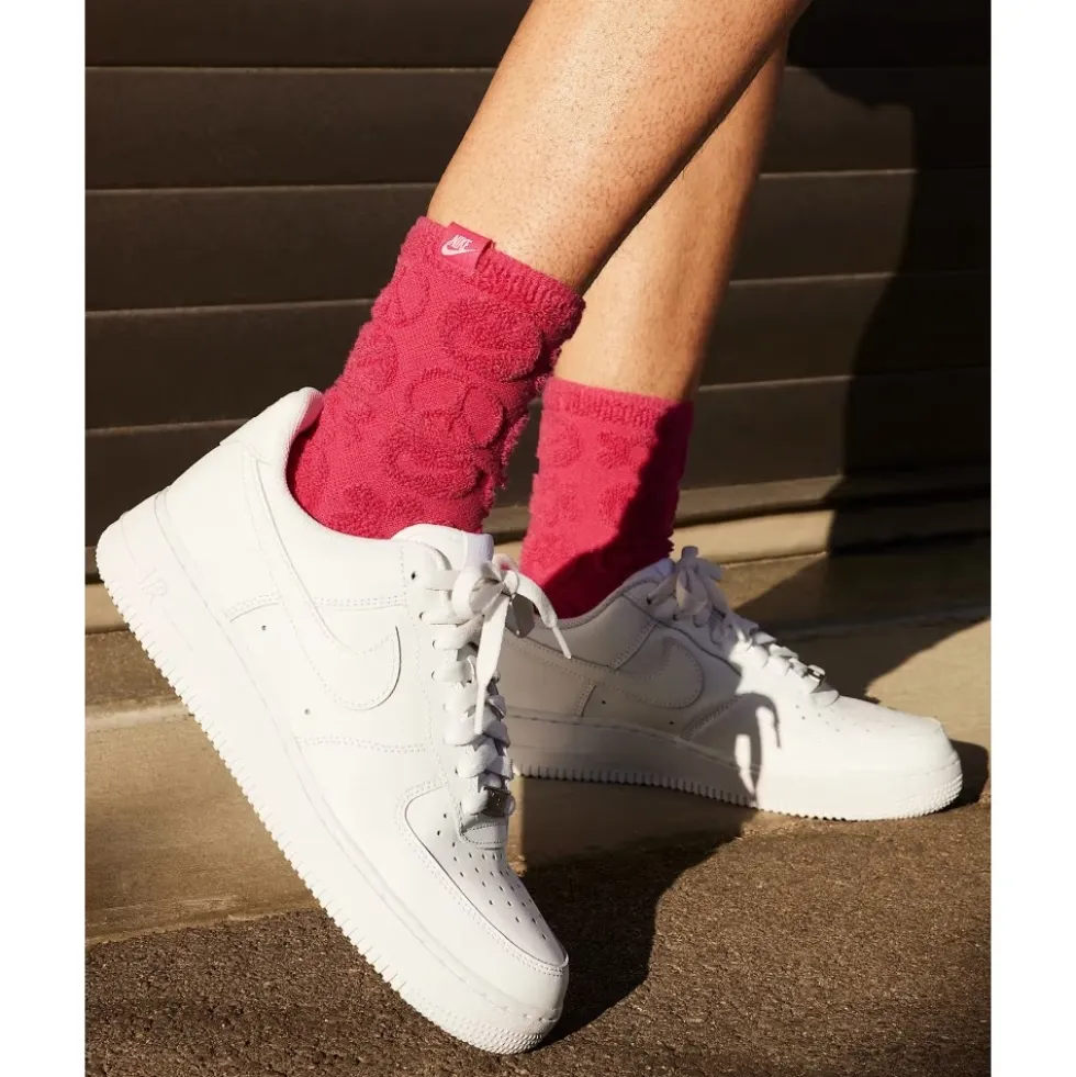 Air Force 1 '07 Smooth Leather Low Top Sneakers