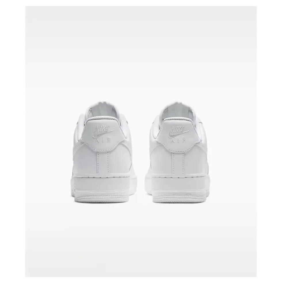 Air Force 1 '07 Smooth Leather Low Top Sneakers