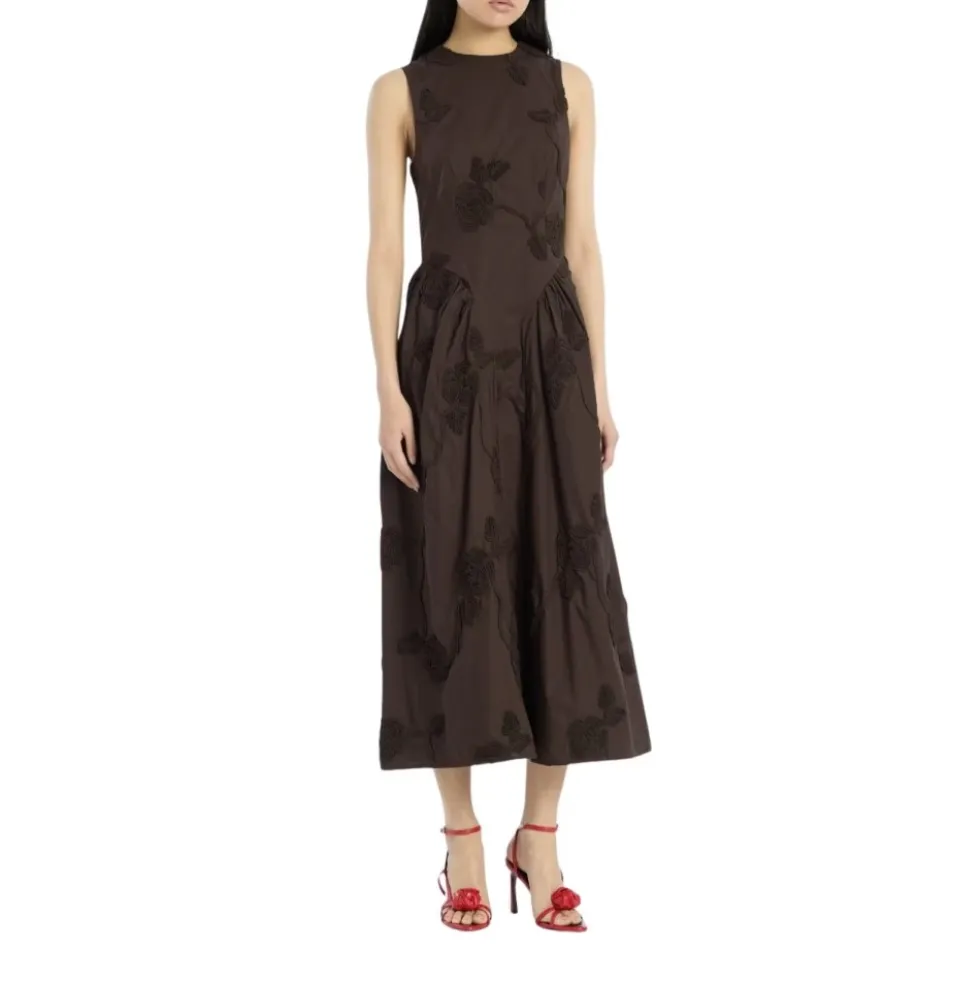 Broderet blomstret midi-kjole