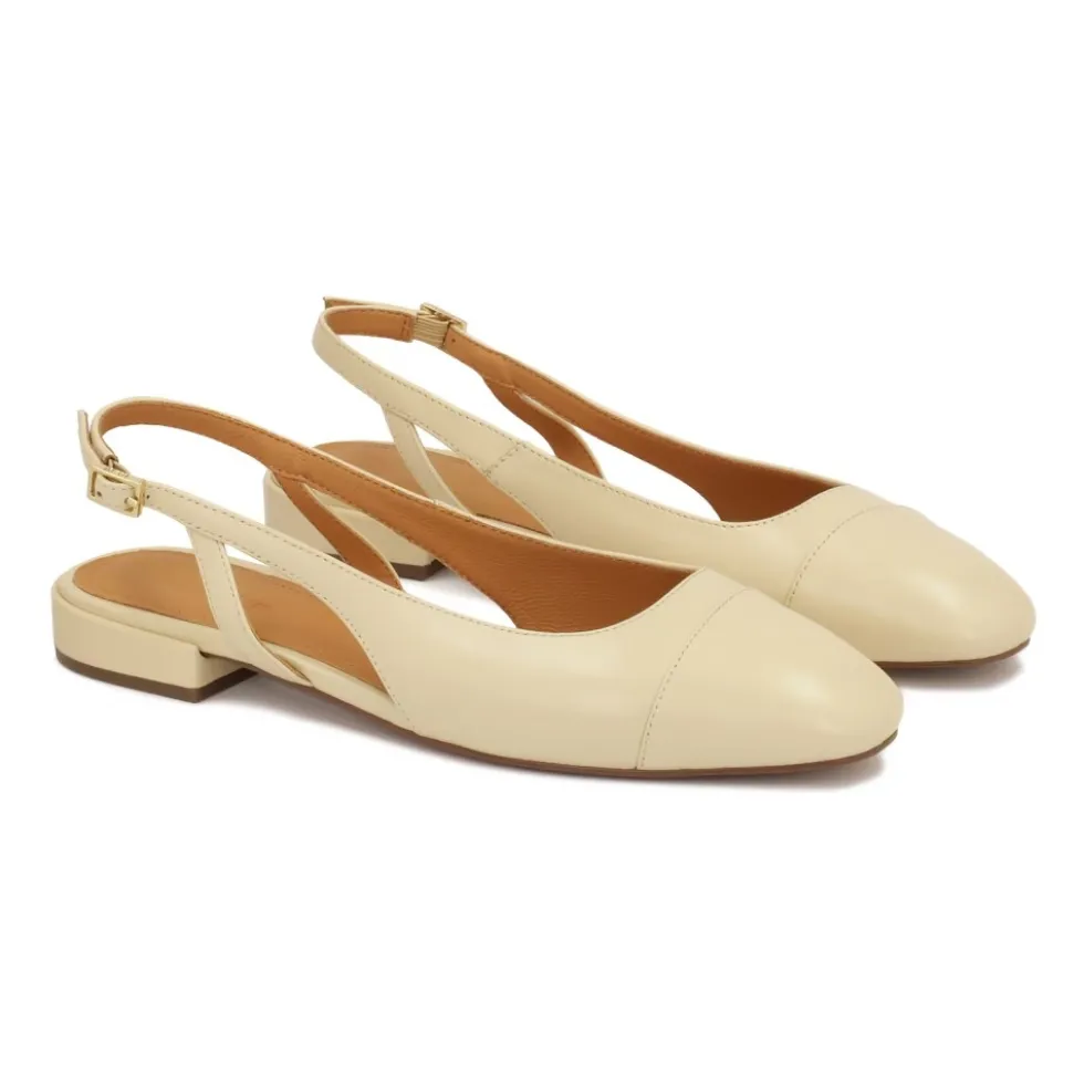 Cream pumps med fint skåret overdel