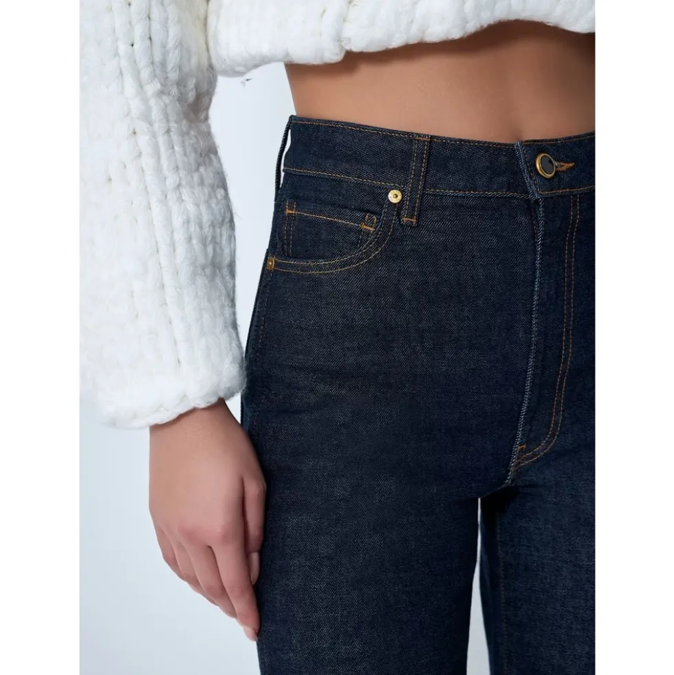 Danielle Jeans