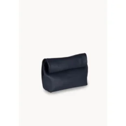Delhi S Clutch