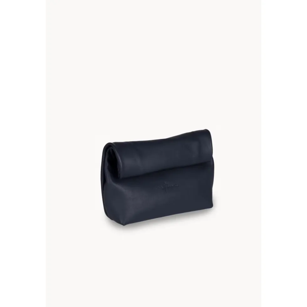Delhi S Clutch