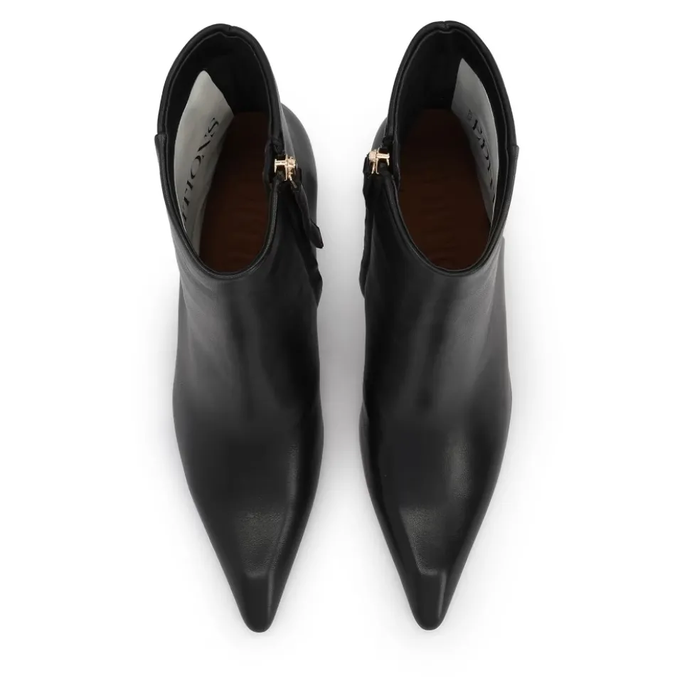Elegante stiletstøvler med hæle i glat læder