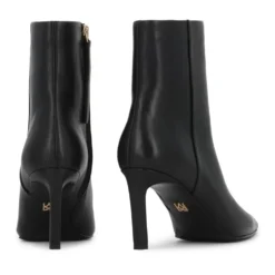 Elegante stiletstøvler med hæle i glat læder
