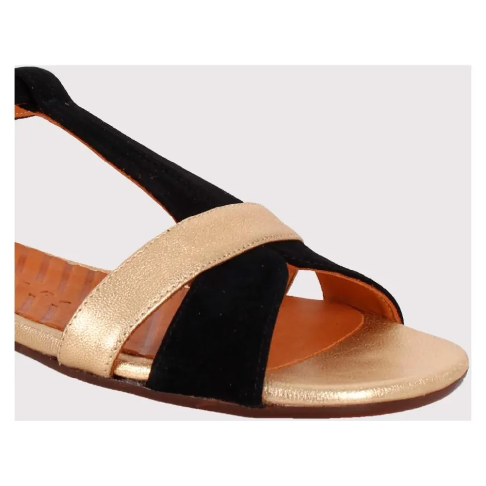 Flad sandal i lamineret læder