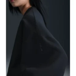 24.7 ImpossiblySoft Dri-FIT Oversized Crew-Neck Top
