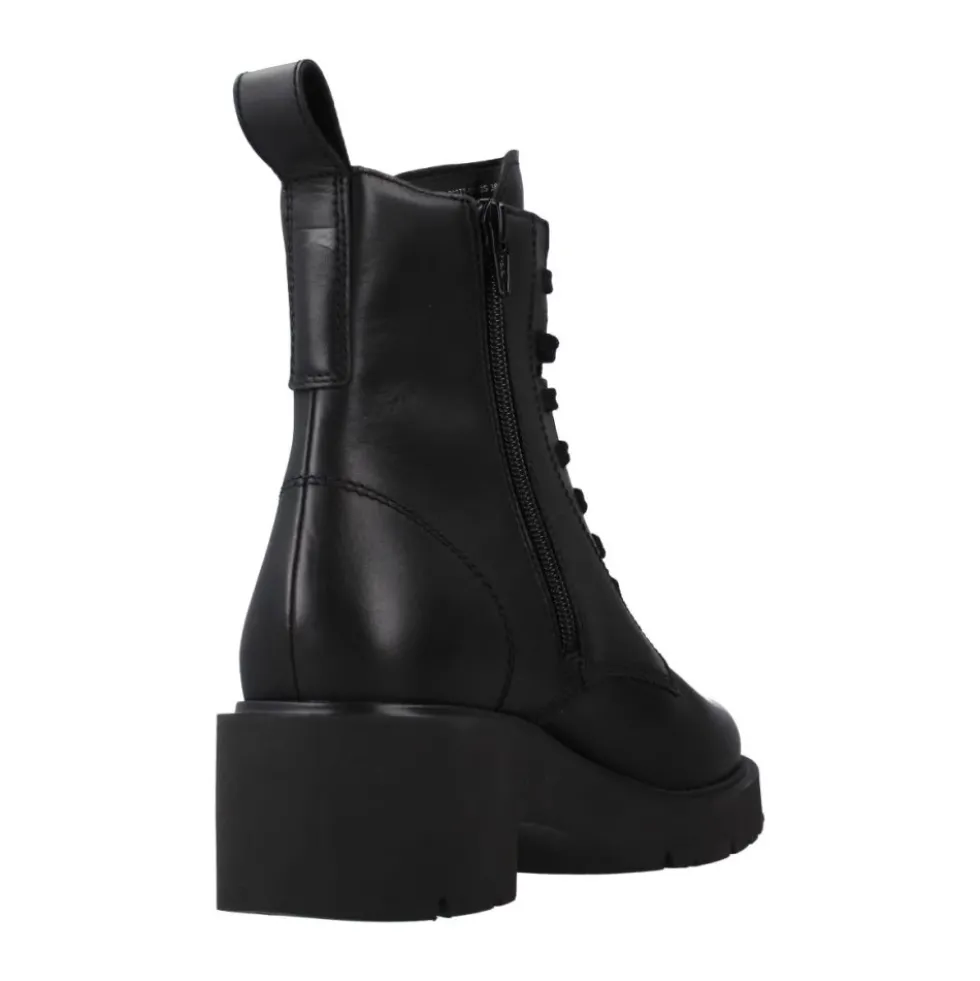 Lace-up Boots
