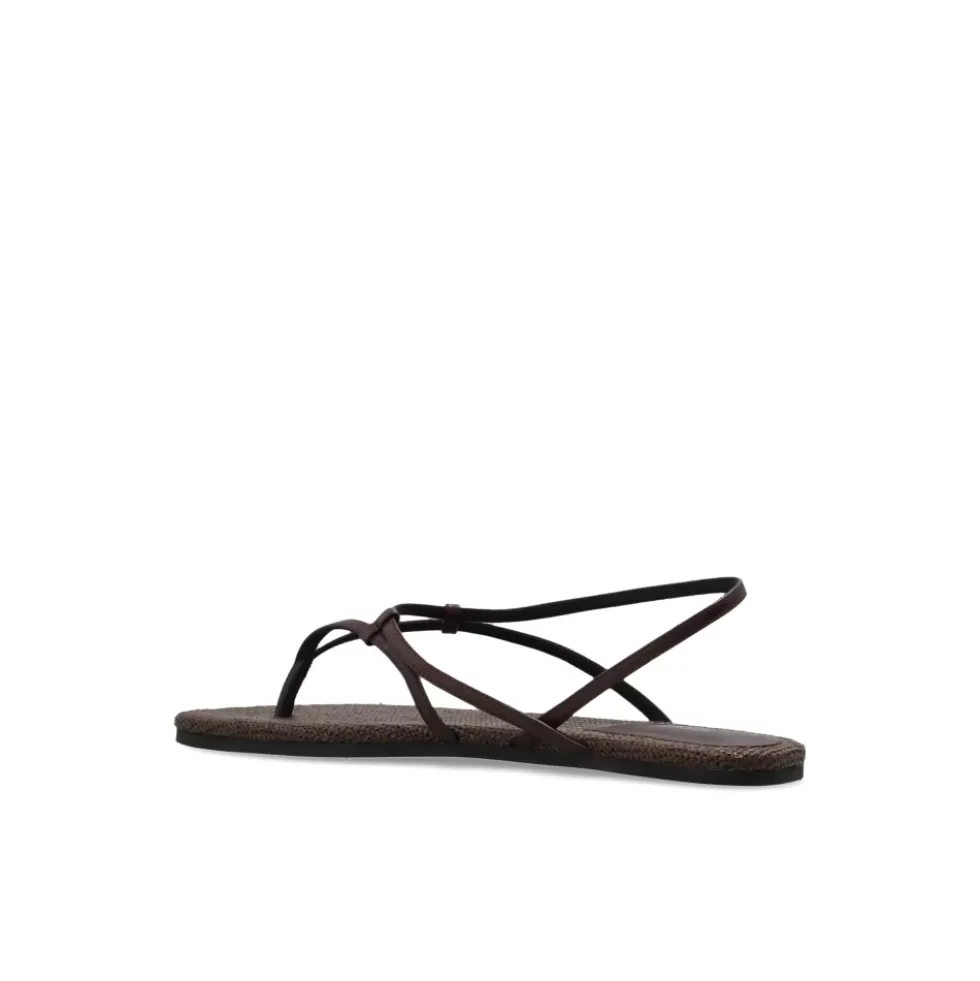 Lawan Sandal