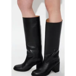 Les Bottes