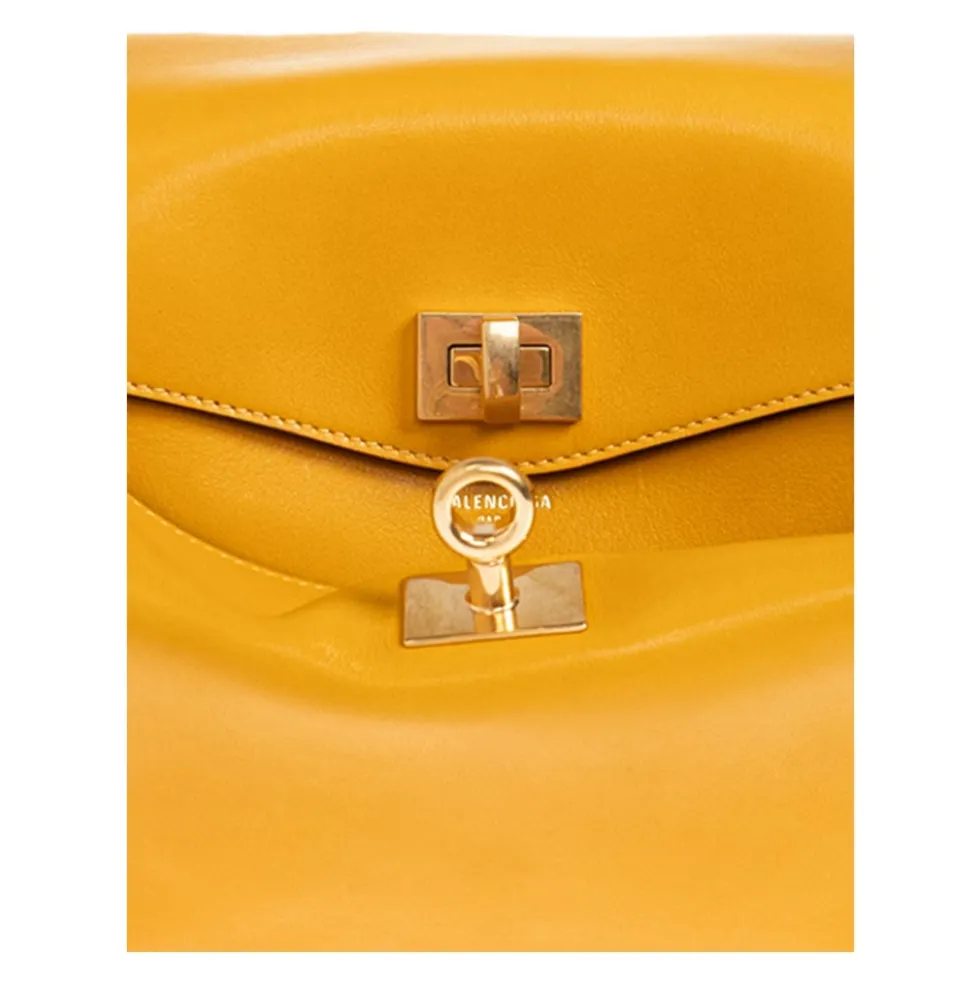 Le 7 Shoulder Bag Medium