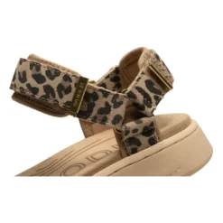 Line Sandal