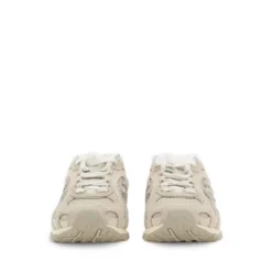 204L Lifestyle Sneakers