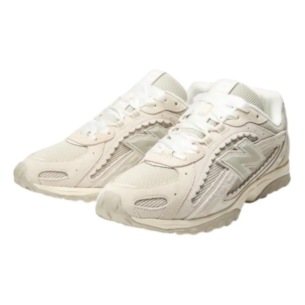 204L Sneakers