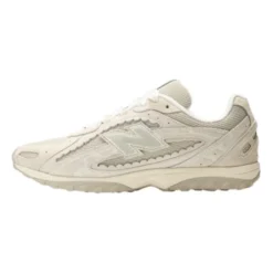 204L Sneakers