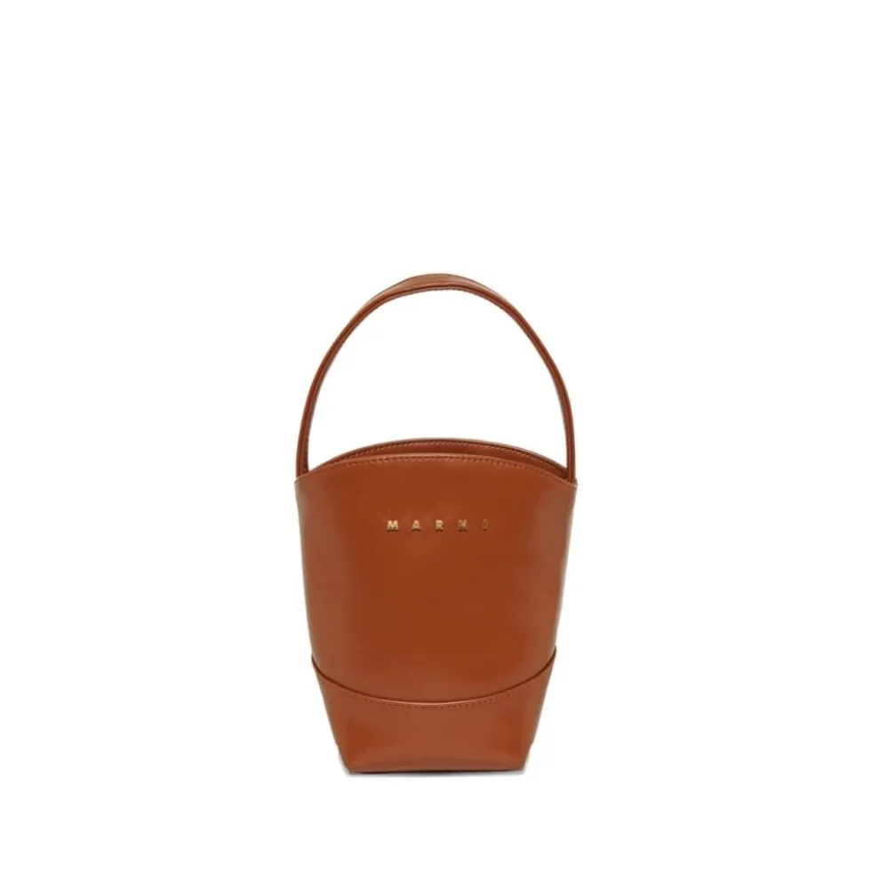 Marni Tasker.. Brun