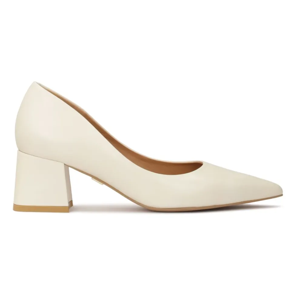 Minimalist pumps i neutral farve