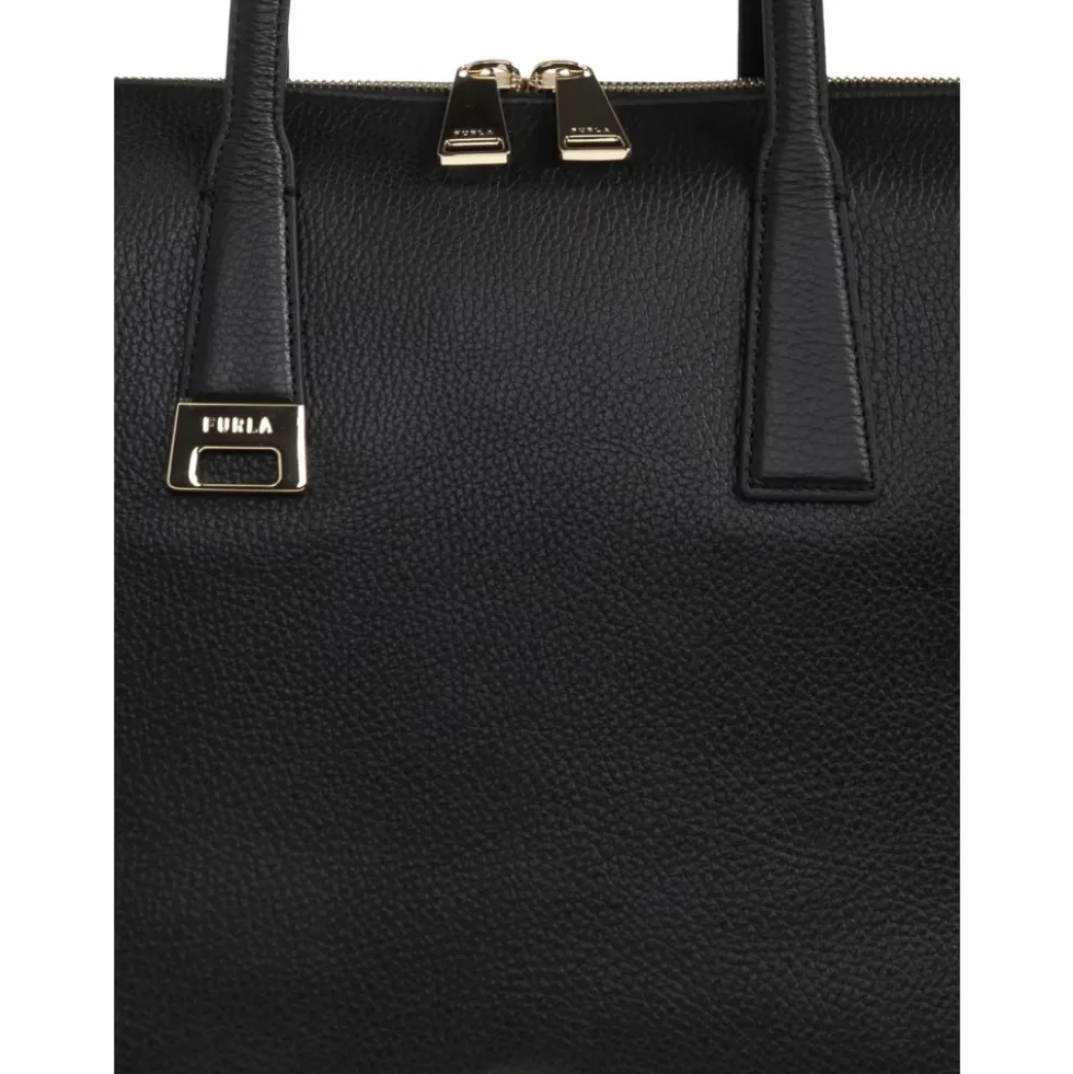 Olivia L Tote