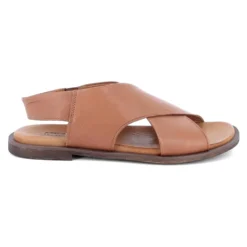 Sandal med krydsrem i læder