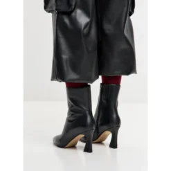 Sculpted Sleek-Heel Ankelstøvle