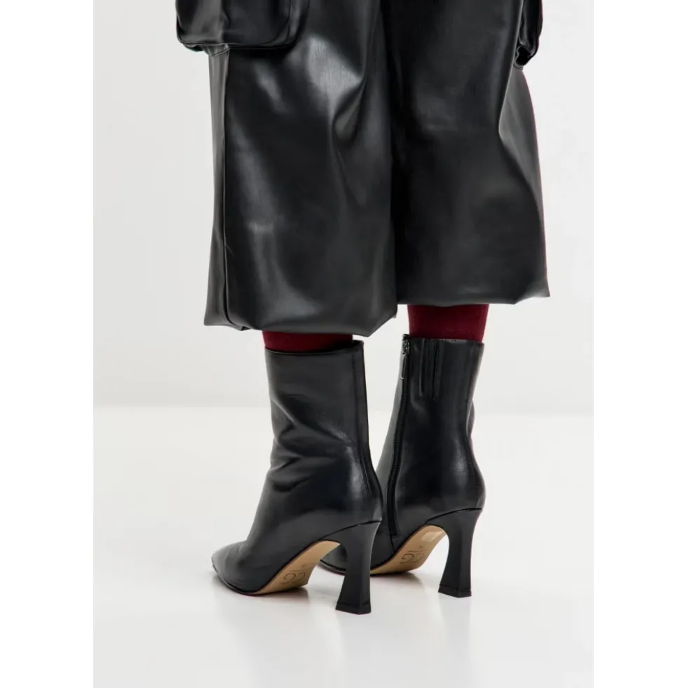 Sculpted Sleek-Heel Ankelstøvle