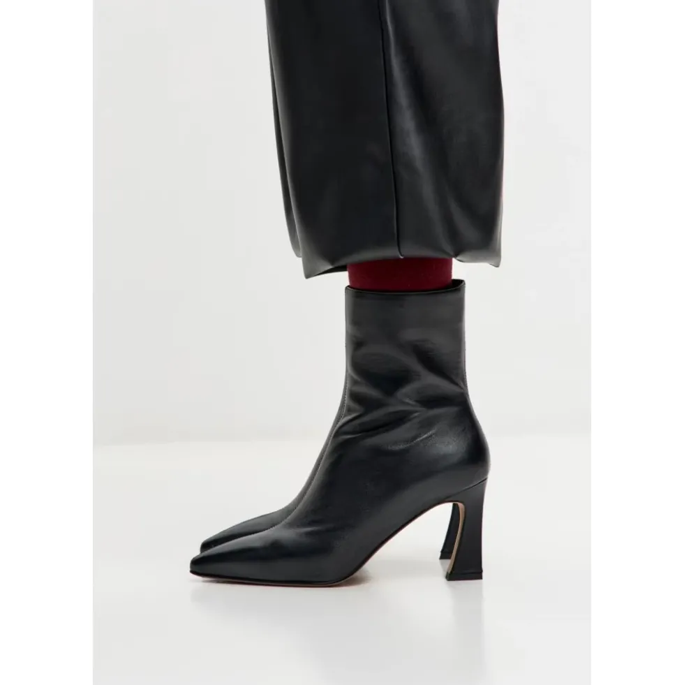 Sculpted Sleek-Heel Ankelstøvle