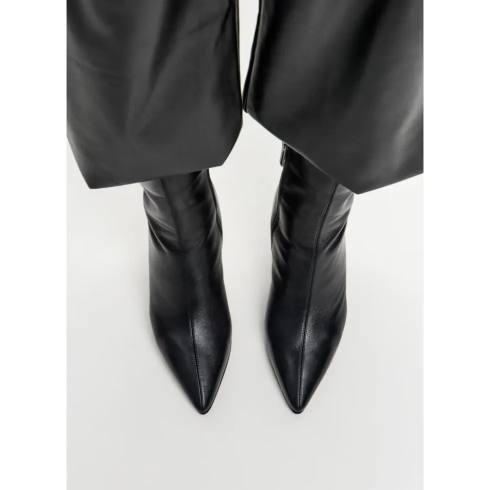Sculpted Sleek-Heel Ankelstøvle