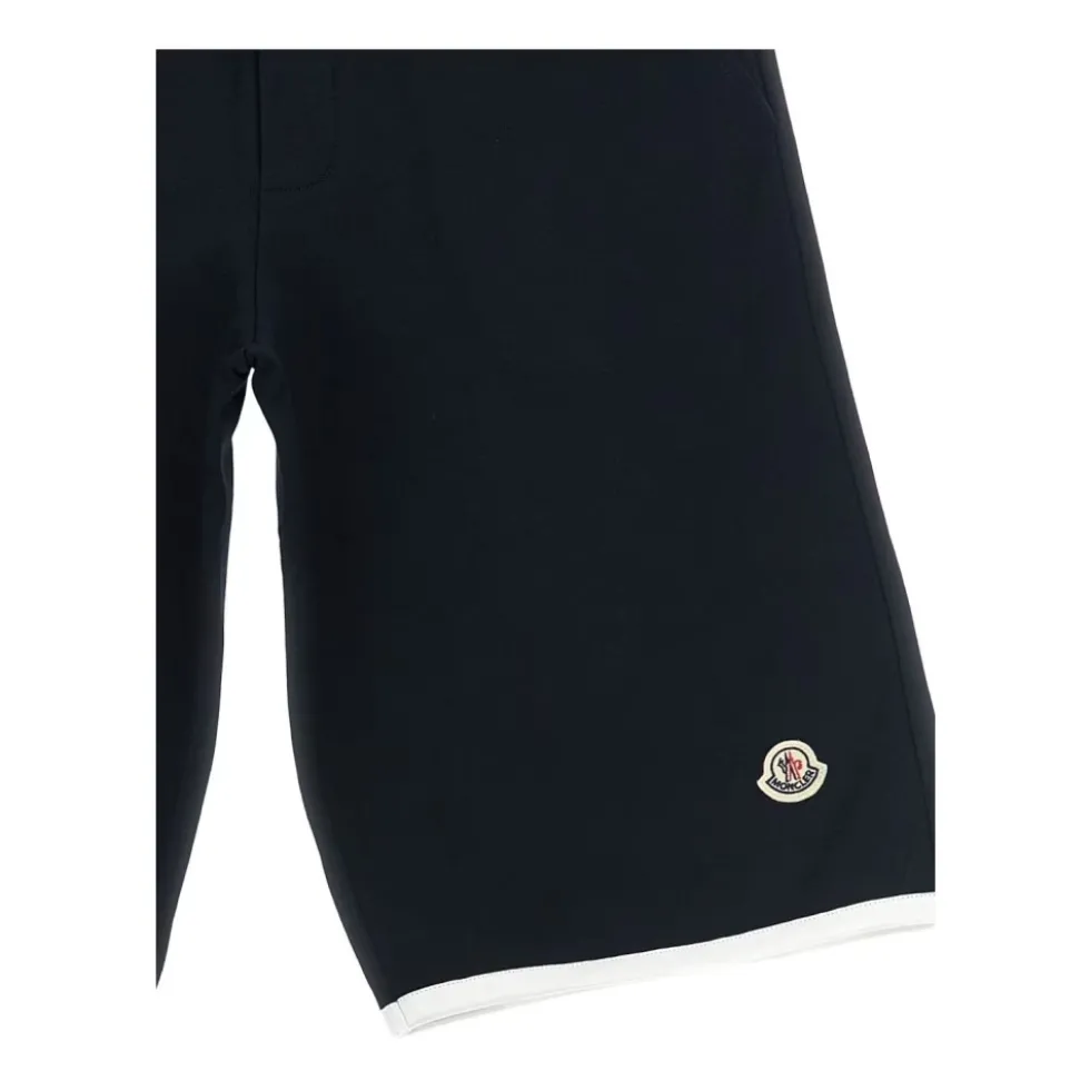 Shorts con applicazione logo