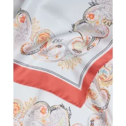 Silketørklæde med logo og blomstret paisley-motiv