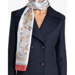 Silketørklæde med logo og blomstret paisley-motiv