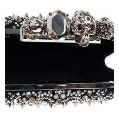 Skull Knuckle Clutch