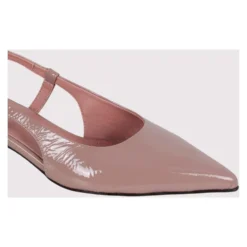 Slingback pumps med patentfinish