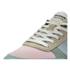 Smart Mode Sneakers