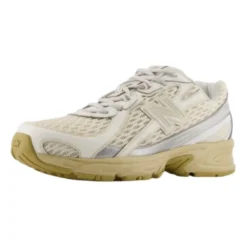 740 Sneakers