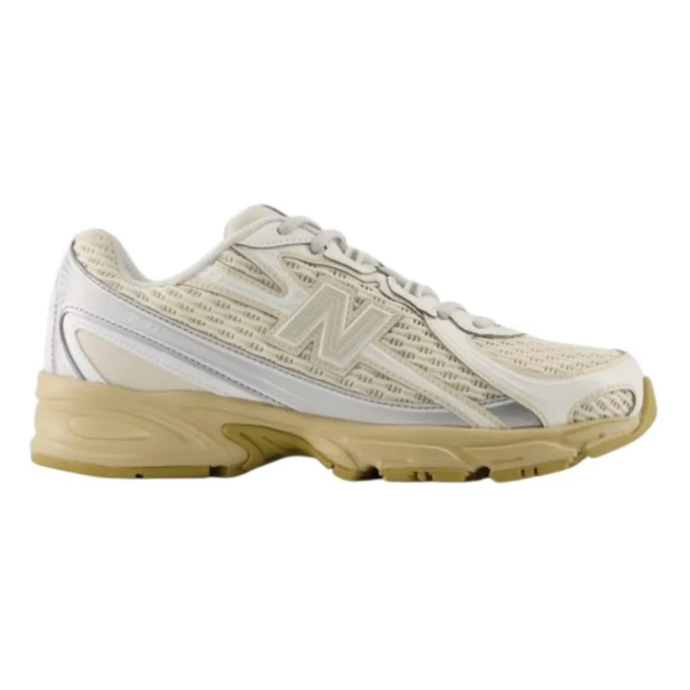 740 Sneakers