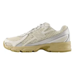 740 Sneakers