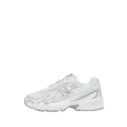 740 Sneakers