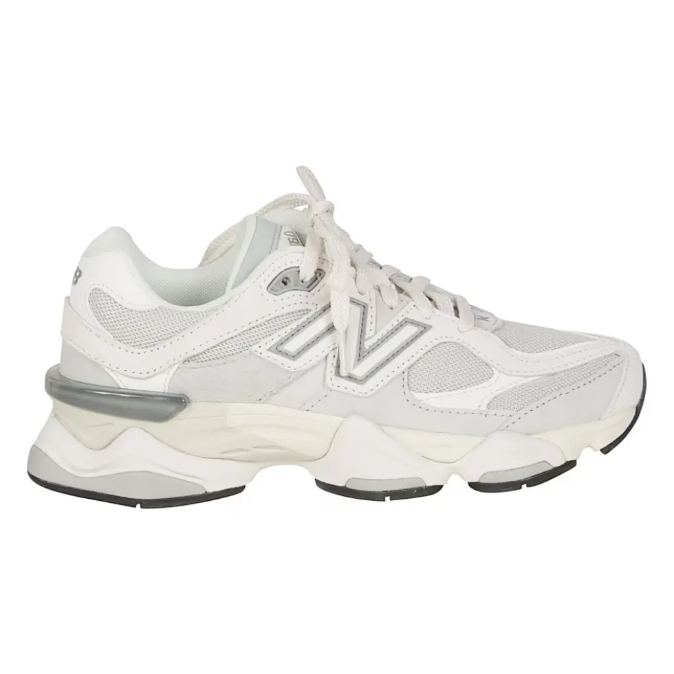 9060 Sneakers