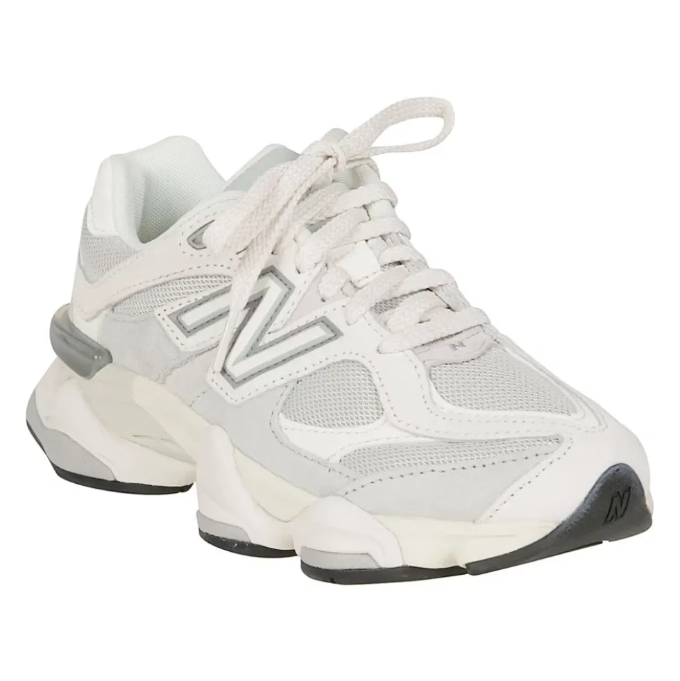9060 Sneakers