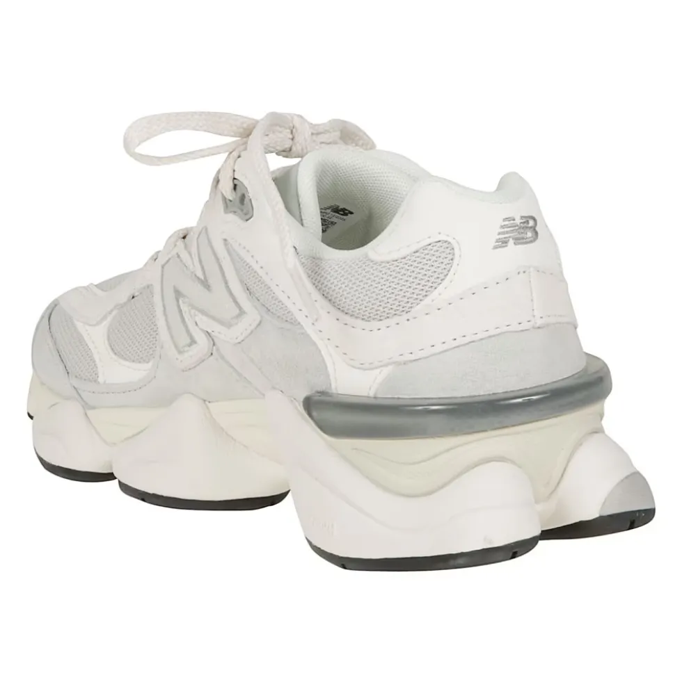 9060 Sneakers