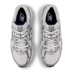 740 Sneakers