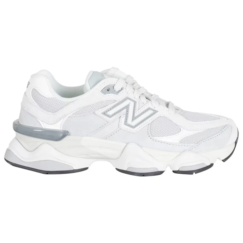 9060 Sneakers