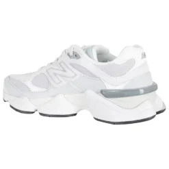 9060 Sneakers