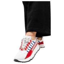 80197 02 Sneakers