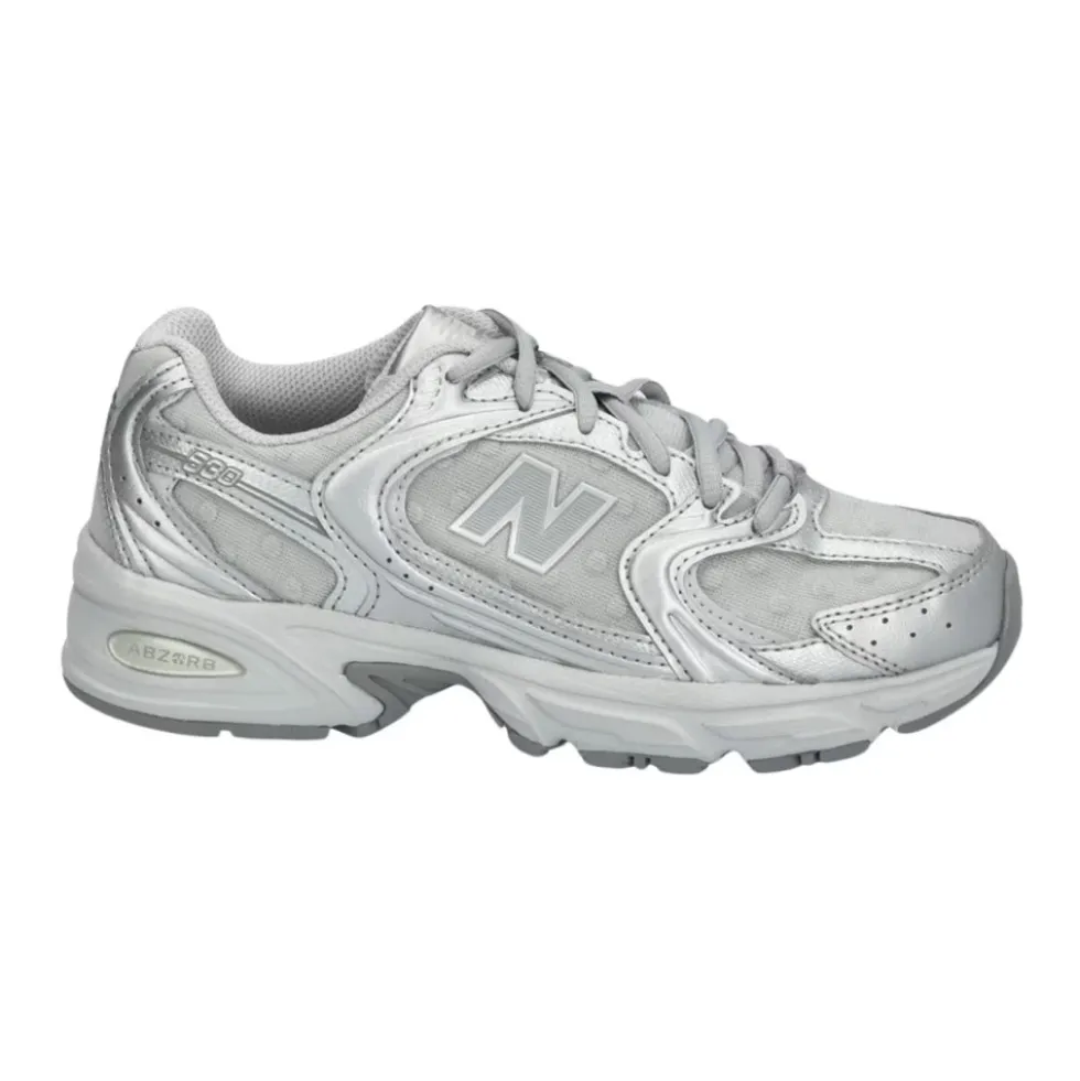 530 Sneakers