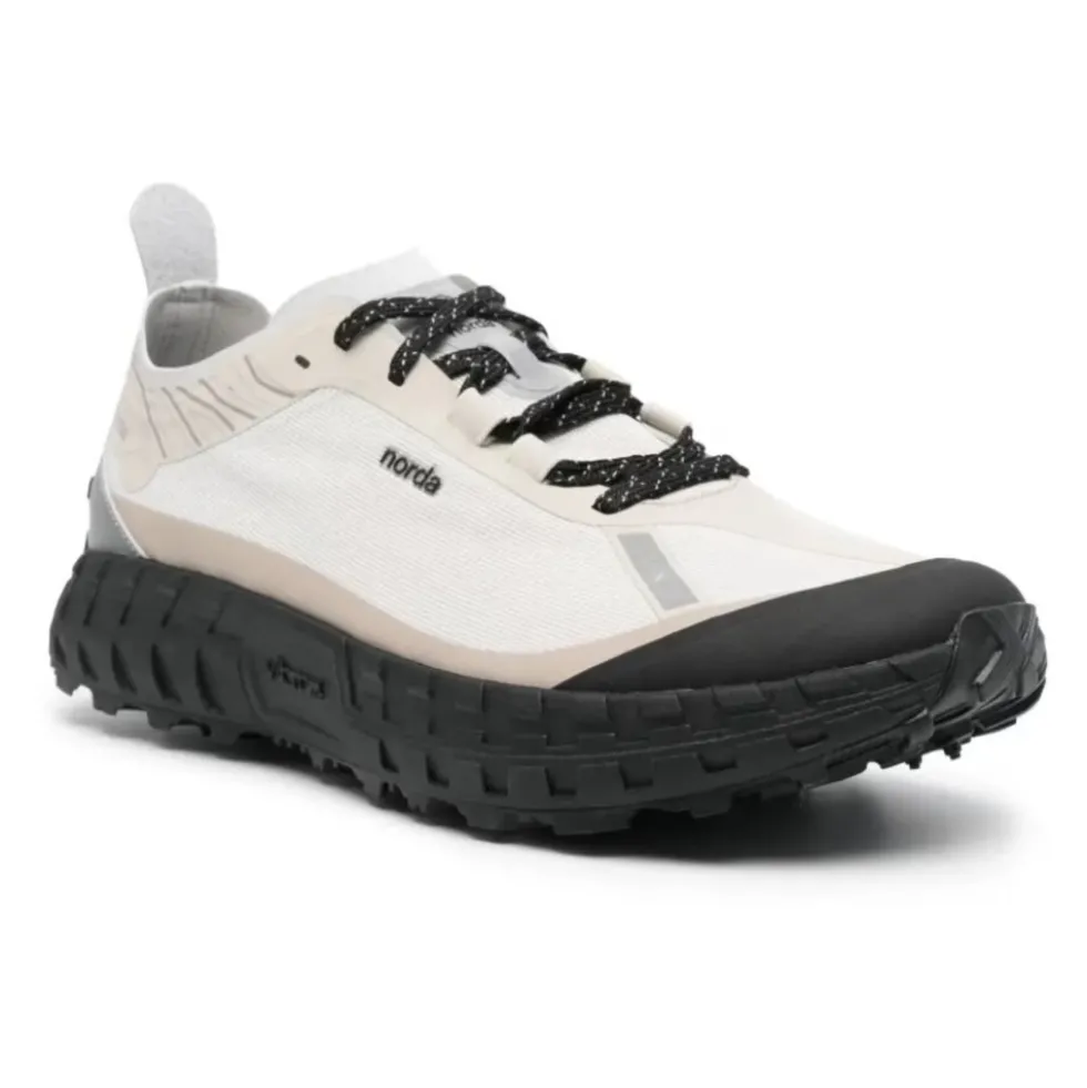 001 Sneakers