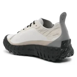 001 Sneakers