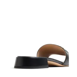 Sort firkantet sandal med åben tå