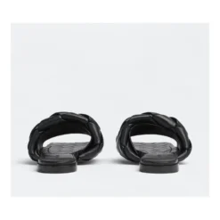 Sort lædersandal med tubulær design