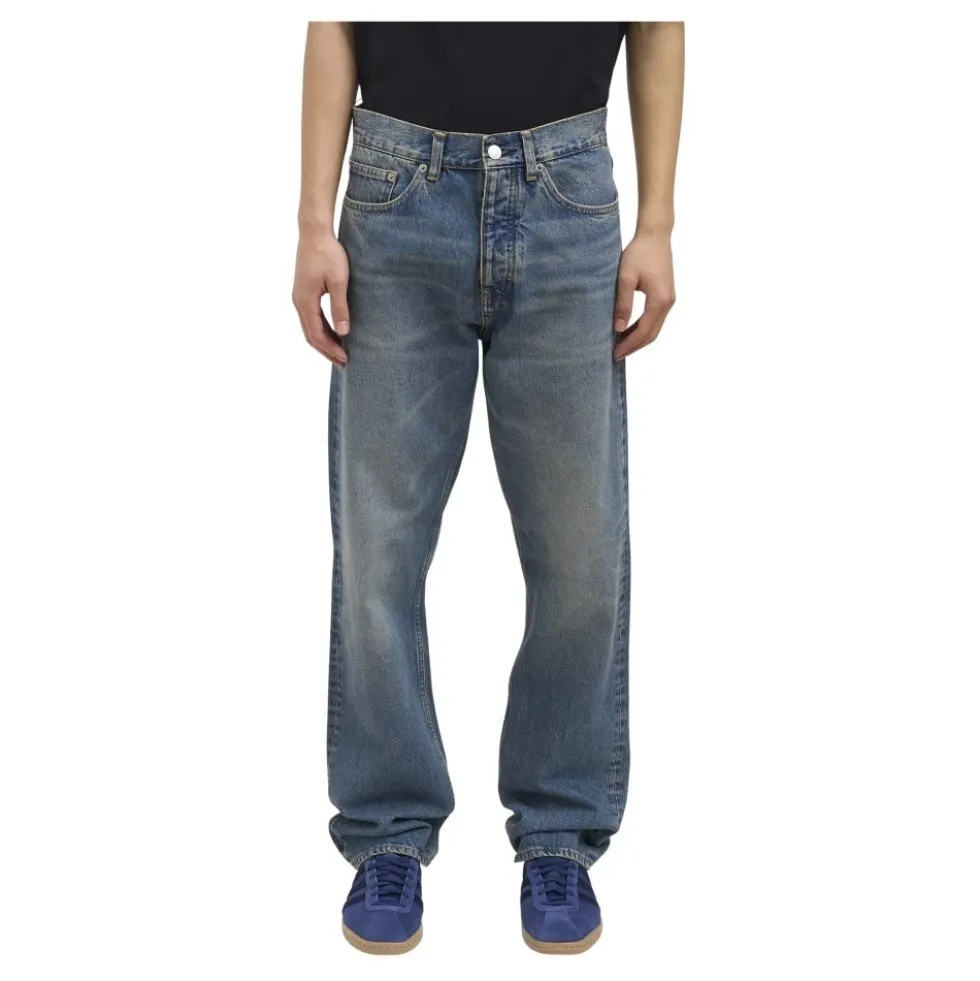 Standard Jeans